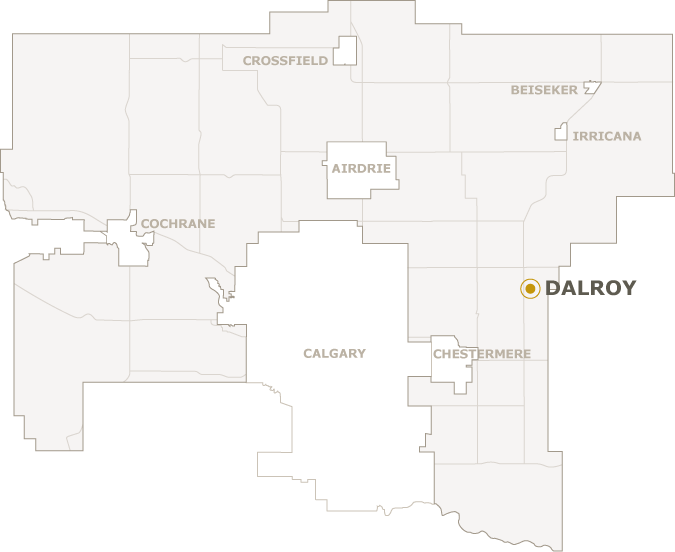 Map highlighting Dalroy, Alberta, with neighboring towns marked.